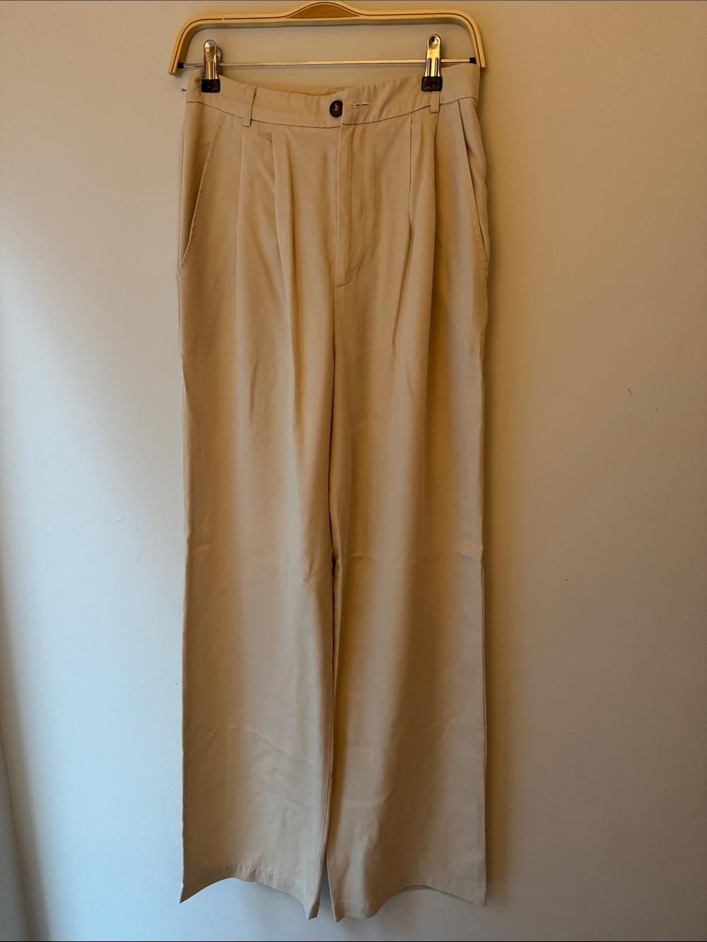 reformation mason pants in cream color size 4